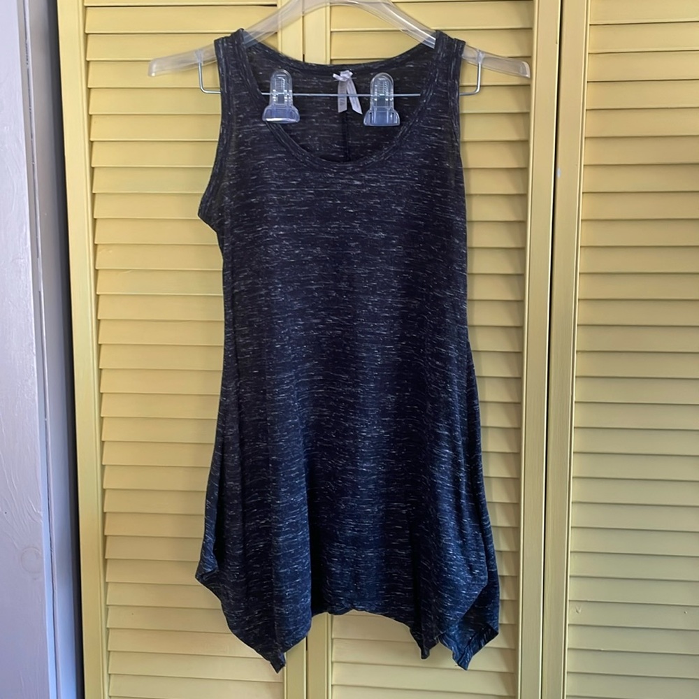 Asymmetrical flowy tank!